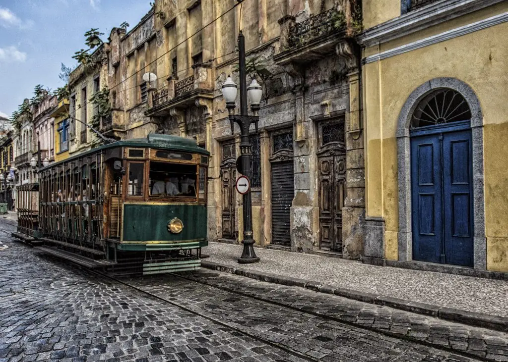 Bonde histórico no centro de Santos